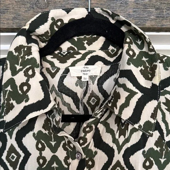 Green and cream Patterned Dress - Picture 2 of 5